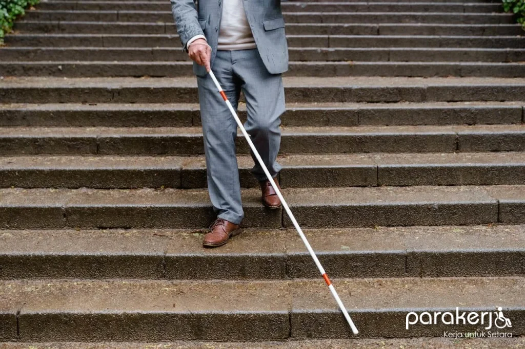 Macam-Macam Tongkat untuk Penyandang Tunanetra